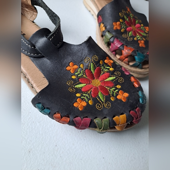 Mexican Huaraches Black Floral - Picture 2 of 5